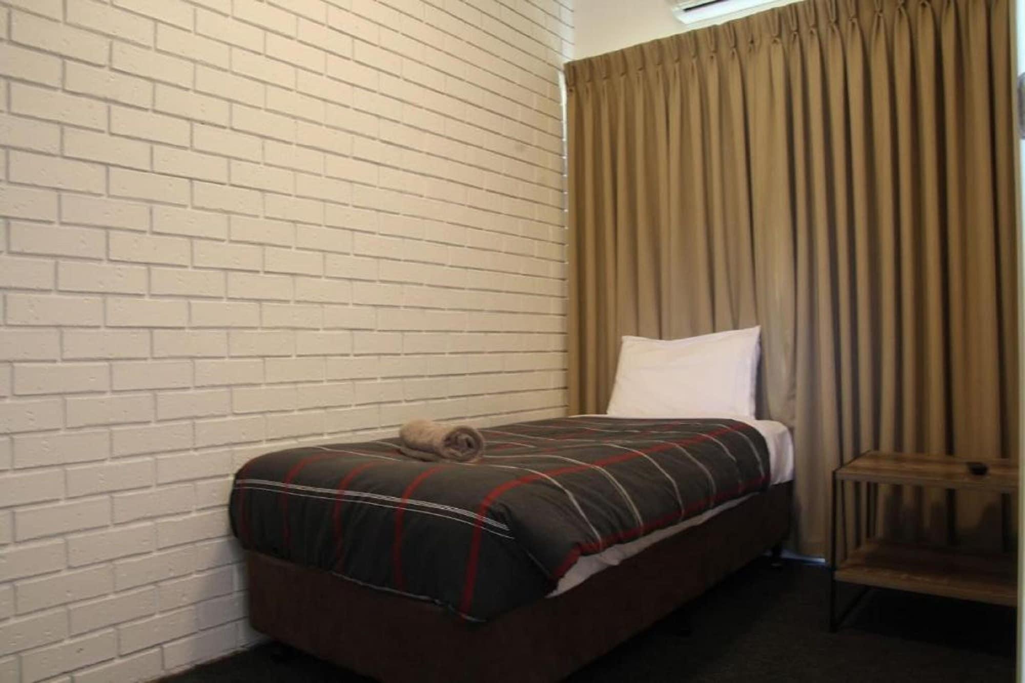 Southern Ocean Motor Inn Port Campbell Bagian luar foto