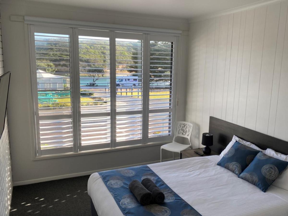Southern Ocean Motor Inn Port Campbell Bagian luar foto